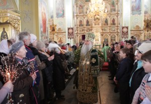 Божественная литургия в храме в честь Покрова Пресвятой Богородицы г.Саратова