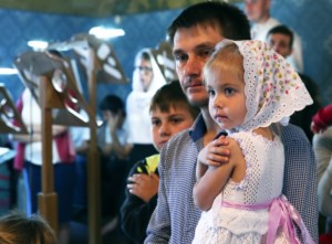 Крещальная литургия в Свято-Троицком соборе Саратова