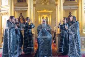 Литургия Преждеосвященных Даров на Архиерейском подворье — в храме во имя святого апостола и евангелиста Иоанна Богослова при СПДС