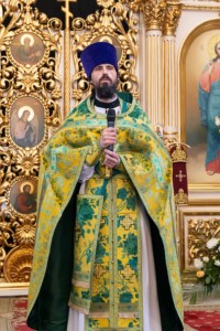 Божественная литургия в храме в честь Покрова Пресвятой Богородицы г. Саратова