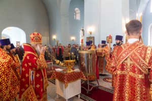 Божественная литургия в храме в честь Покрова Пресвятой Богородицы г. Петровска