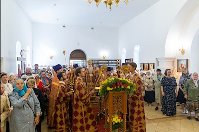 Божественная литургия в храме во имя пророка Божия Илии на Ильинской площади г. Саратова