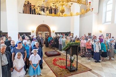 Божественная литургия в храма в честь иконы Божией Матери «Всех скорбящих Радость» г. Саратова