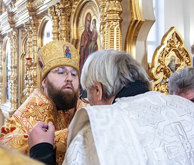 Митрополит Игнатий совершил Божественную литургию в храме Казанской иконы Божией Матери г. Саратова