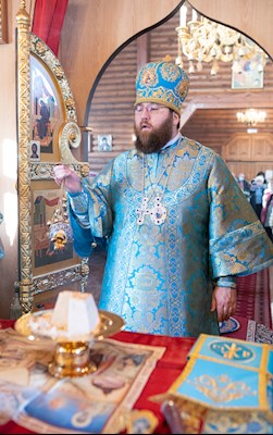 Митрополит Игнатий совершил Божественную литургию в храме в честь Сретения Господня г. Саратова