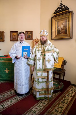 Митрополит Игнатий совершил Божественную литургию в храме преподобного Серафима Саровского г. Саратова