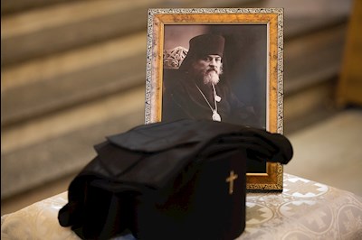 В Покровском соборе прошла торжественная встреча саратовских святителей