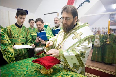 Митрополит Игнатий совершил Великое освящение храма преподобного Серафима Саровского р.п. Татищево и первую Божественную литургию в новоосвященном храме