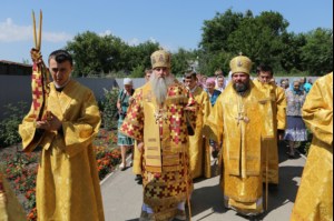 Божественная Литургия в храме святых первоверховных апостолов Петра и Павла г.Красноармейска