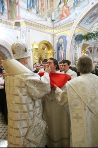 Митрополит Лонгин совершил Рождественское ночное богослужение