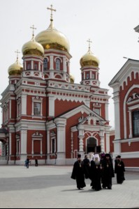 Божественная литургия в храме в честь Покрова Пресвятой Богородицы города Саратова