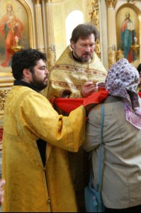 Божественная литургия и молебен у мощей святого равноапостольного князя Владимира в Покровском храме г.Саратова