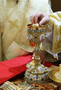Божественная литургия на Архиерейском подворье — храме во имя преподобного Серафима Саровского г.Саратова