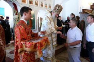 Божественная литургия в храме в честь Рождества Христова с. Вязовка Татищевского района