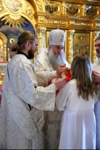 Митрополит Лонгин совершил Крещальную Литургию