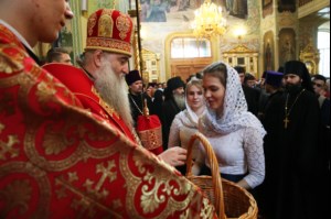 Пасхальная вечерня в храме Покрова Пресвятой Богородицы г.Саратова