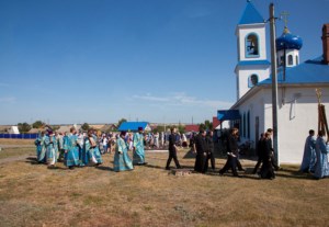 Божественная литургия в храме в честь Успения Пресвятой Богородицы п. Возрождение Хвалынского района
