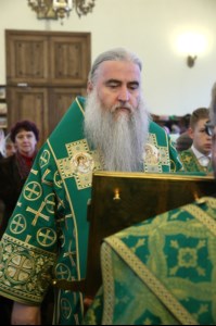 Божественная литургия на Архиерейском подворье — храме во имя преподобного Серафима Саровского г.Саратова