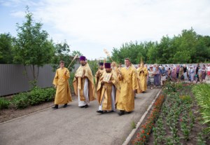 Божественная литургия в храме святых первоверховных апостолов Петра и Павла г. Красноармейска