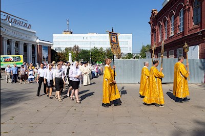 Божественная литургия в храме во имя святителя Митрофана, епископа Воронежского, г.Саратова