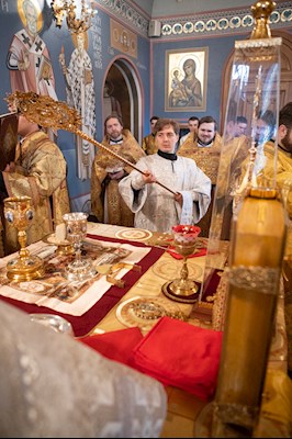 Митрополит Игнатий совершил Божественную литургию в Свято-Троицком кафедральном соборе г. Саратова
