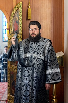 Литургия Преждеосвященных Даров на Архиерейском подворье — в храме в честь иконы Божией Матери «Утоли моя печали» г. Саратова