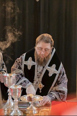 Митрополит Игнатий совершил Литургию Преждеосвященных Даров в Покровском соборе г. Саратова