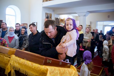 Митрополит Игнатий совершил Божественную литургию в Трехсвятительском храме г. Саратова