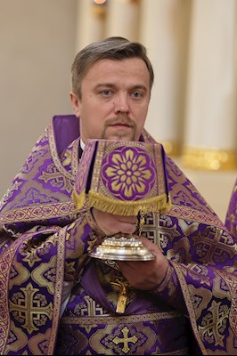 Митрополит Игнатий совершил Божественную литургию в соборном храме святителя Спиридона Тримифунтского г. Саратова