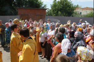 Божественная Литургия в храме святых первоверховных апостолов Петра и Павла г.Красноармейска