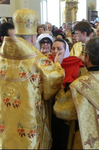 Божественная литургия на Архиерейском подворье — храме во имя преподобного Серафима Саровского г. Саратова