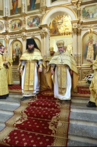 Божественная литургия и молебен у мощей святого равноапостольного князя Владимира в Покровском храме г.Саратова
