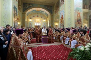 Вечерня в соединении с Литургией Василия Великого и Чин умовения ног в храме в честь Покрова Пресвятой Богородицы г.Саратова