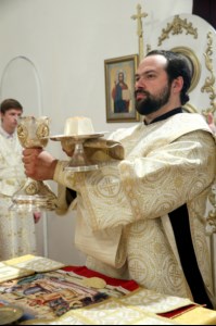 Божественная литургия в храме в честь Покрова Пресвятой Богородицы р.п. Новые Бурасы