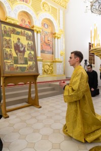 Великое освящение храма во имя святителя Спиридона Тримифунтского г. Саратова и первая Божественная литургия в новоосвященном храме