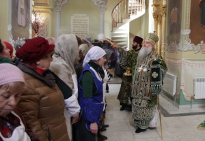 Божественная литургия в храме в честь Покрова Пресвятой Богородицы г.Саратова