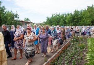 Божественная литургия в храме святых первоверховных апостолов Петра и Павла г. Красноармейска