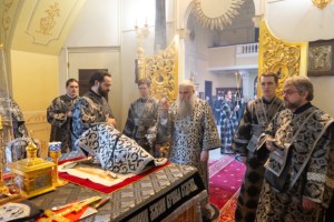 Литургия Преждеосвященных Даров на Архиерейском подворье — в храме во имя святого апостола и евангелиста Иоанна Богослова при СПДС