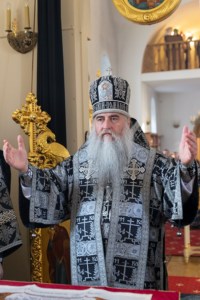 Литургия Преждеосвященных Даров, малое повечерие и утреня Великого Четвертка на Архиерейском подворье — в храме во имя святых равноапостольных Мефодия и Кирилла при СГУ