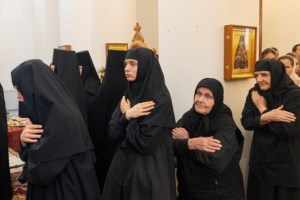 Божественная литургия в Свято-Алексиевском женском монастыре г. Саратова