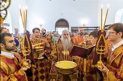 Божественная литургия в храме во имя пророка Божия Илии на Ильинской площади г. Саратова