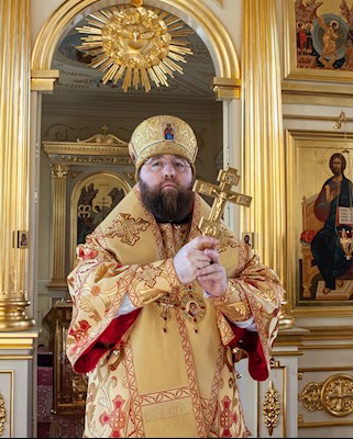 Божественная литургия на Архиерейском подворье — в храме во имя святого апостола и евангелиста Иоанна Богослова при СПДС