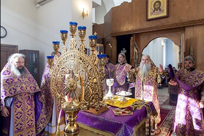 Божественная литургия в храме в честь святого равноапостольного великого князя Владимира г. Саратова