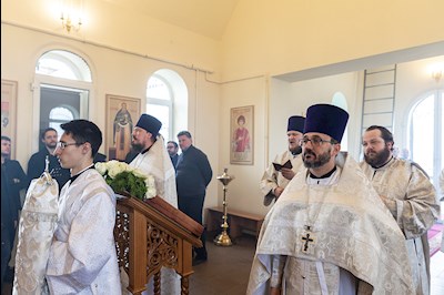 Божественная литургия в храме во имя святого праведного Лазаря Четверодневного на Новоелшанском кладбище г. Саратова