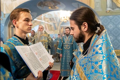 Утреня с чтением акафиста в Свято-Троицком кафедральном соборе г. Саратова