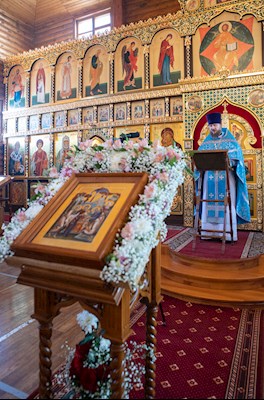 Митрополит Игнатий совершил Божественную литургию в храме в честь Сретения Господня г. Саратова