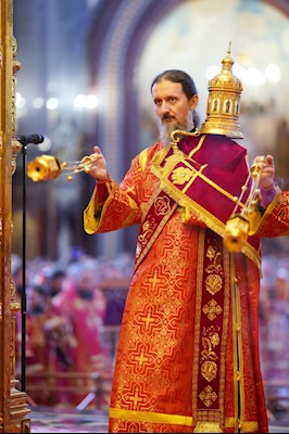 Митрополит Игнатий принял участие в Божественной литургии в Храме Христа Спасителя