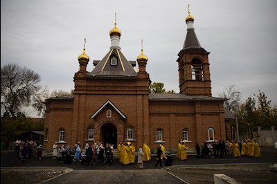 Митрополит Игнатий совершил Великое освящение храма святой блаженной Ксении Петербургской п. Красный Текстильщик и Божественную литургию в новоосвященном храме