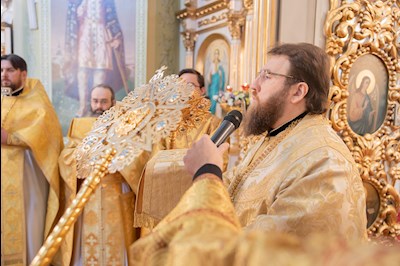 Митрополит Игнатий совершил Божественную литургию в Покровском соборе г. Саратова