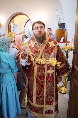 Митрополит Игнатий совершил великое освящение храма святых первоверховных апостолов Петра и Павла с. Куликовка Вольского района и Божественную литургию в новоосвященном храме